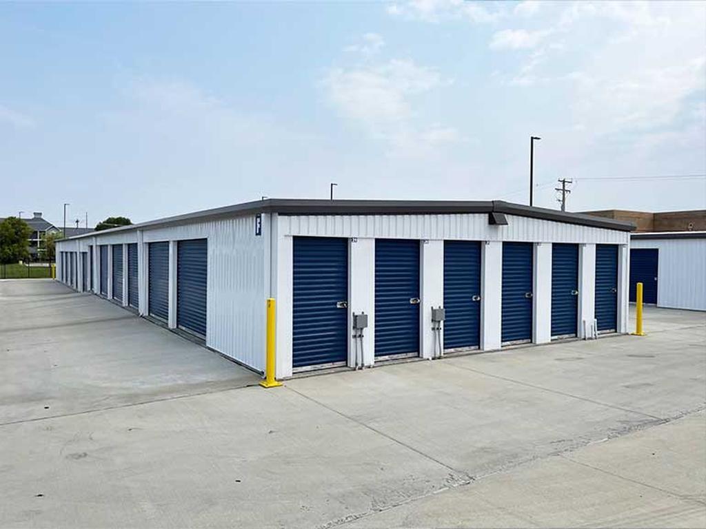 Unlocking the Perks: Why Mini Storage at Lai Chi Kok Luen Hing is Your Next Smart Move