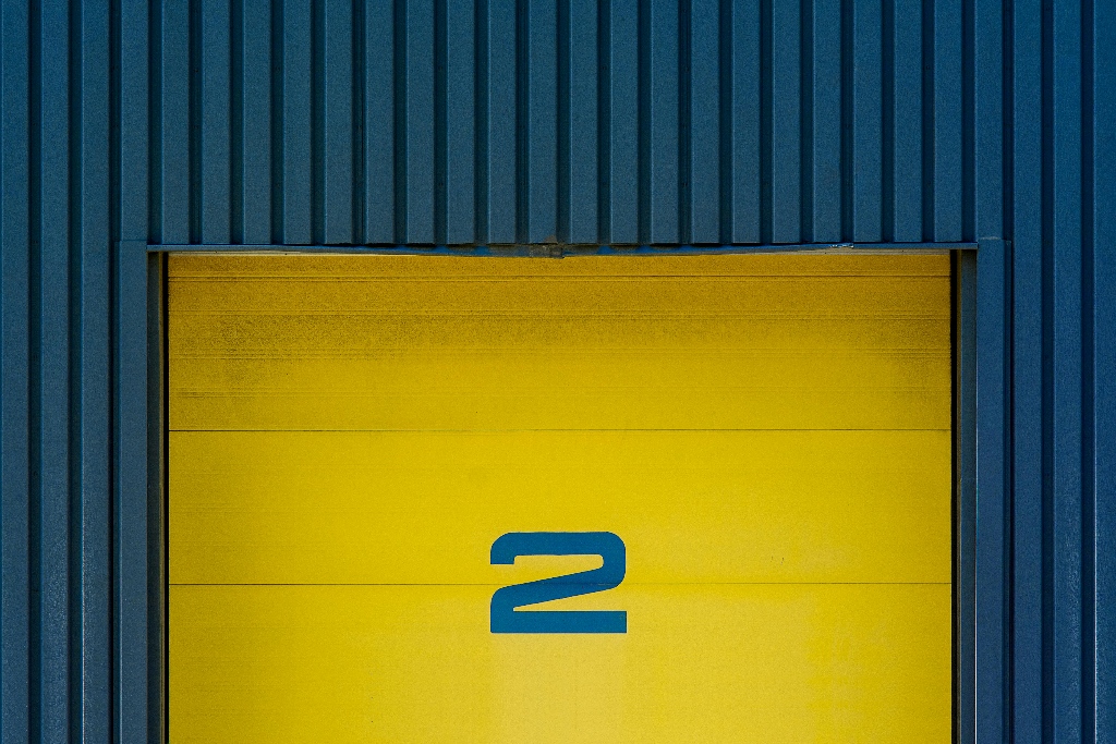 Low-cost mini storage at Lai Chi Kok: Shrewd Student