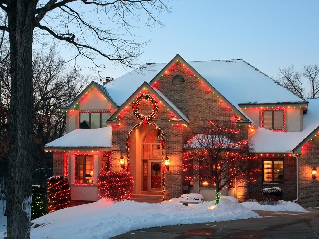 The Best Time to Plan Your Holiday Light Installation: A Simple Guide