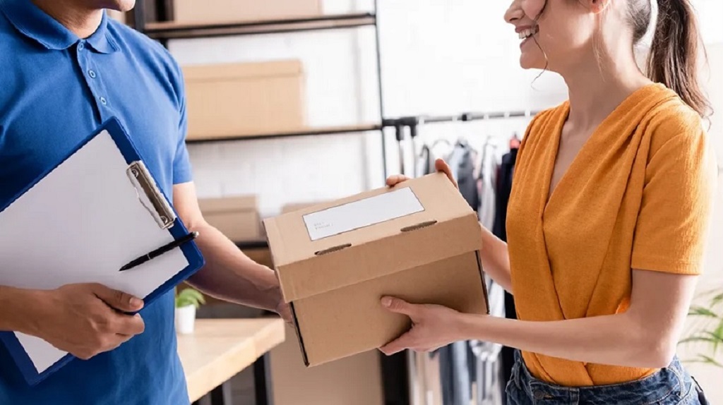 Warehouse To Doorstep: How The Last Handoff Can Be Resolved Using Technology Of Last Mile Delivery